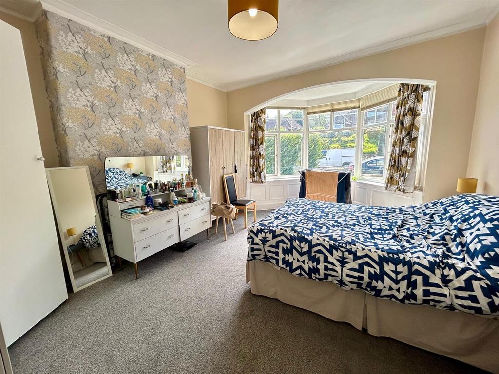 Bedroom 1.jpg