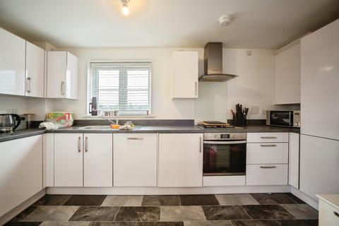 2 bedroom flat for sale, Cornfield Drive, Gravesend, DA11