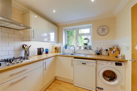 4 bedroom end of terrace house for sale, Upton Road, Tarring, Worthing