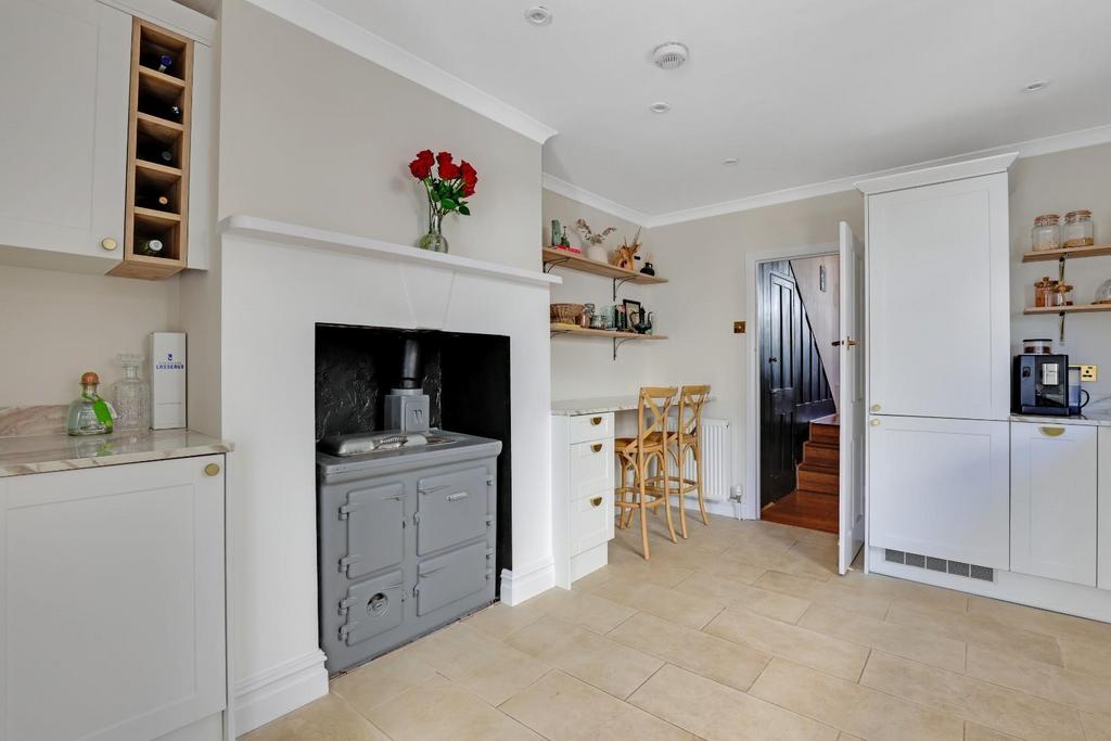 14-8aa6 JHProp World - 121a Venner Road - 13.jpg