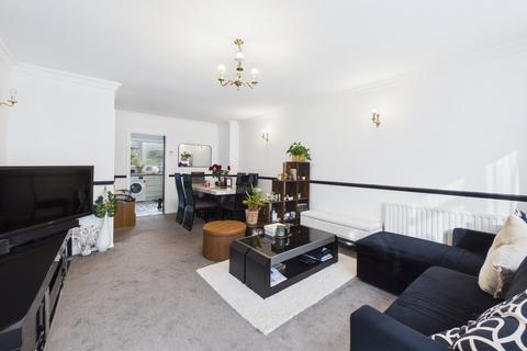 2 bedroom apartment for sale, Fordbridge Road, Ashford, Surrey, TW15