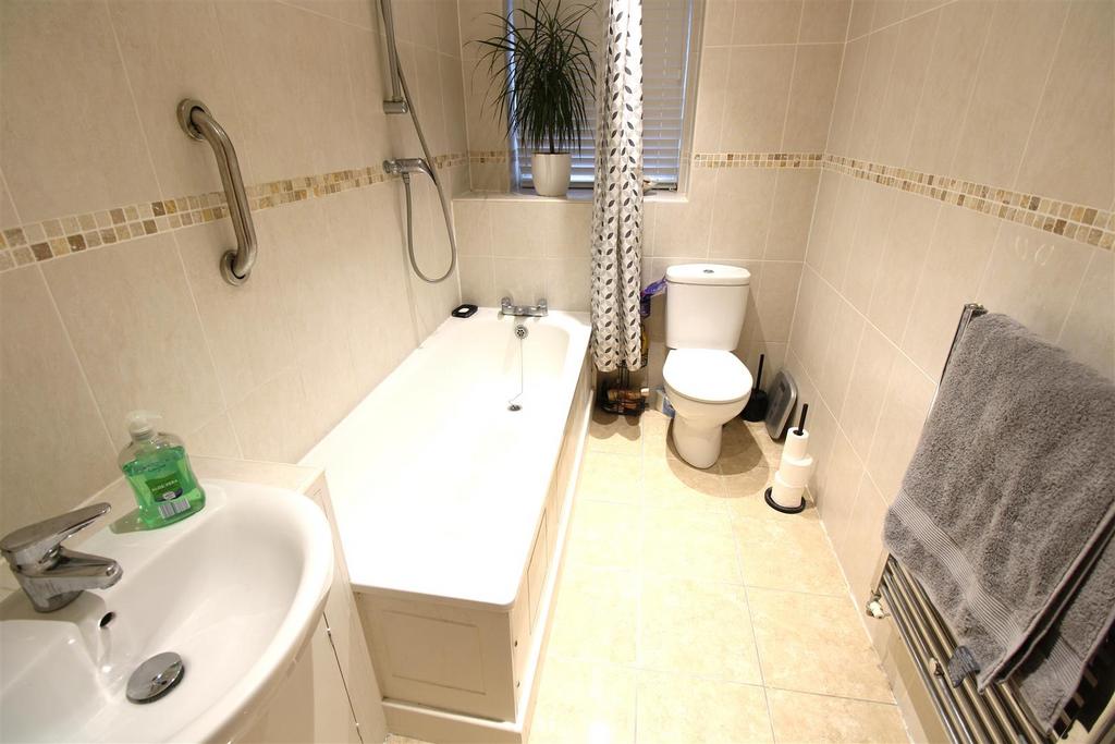 Bathroom.JPG