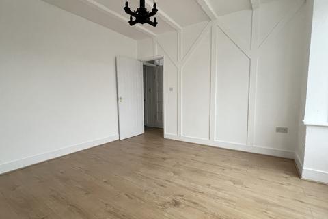 3 bedroom end of terrace house to rent, Frederick Crescent, Enfield, EN3