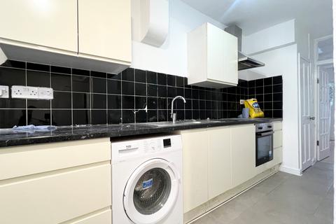3 bedroom end of terrace house to rent, Frederick Crescent, Enfield, EN3