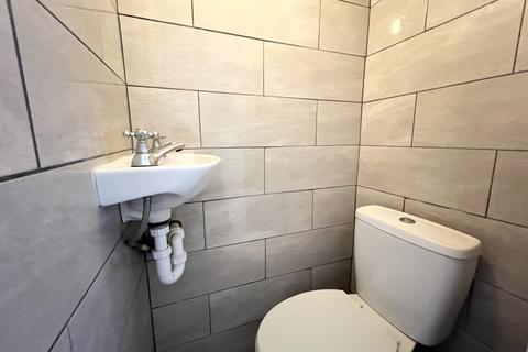 3 bedroom end of terrace house to rent, Frederick Crescent, Enfield, EN3