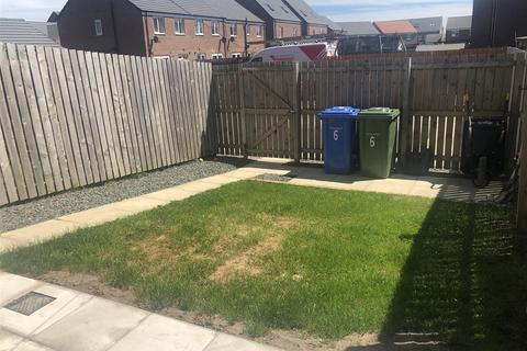 3 bedroom end of terrace house to rent, Dunstanburgh Walk, Amble, Northumberland