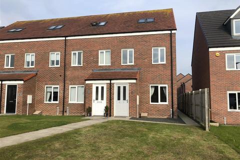 3 bedroom end of terrace house to rent, Dunstanburgh Walk, Amble, Northumberland