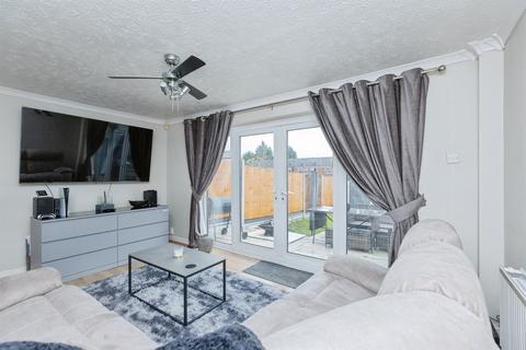 3 bedroom end of terrace house for sale, Shakespeare Close, Leicester