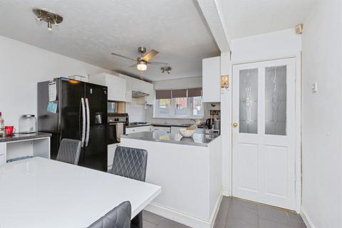 3 bedroom end of terrace house for sale, Shakespeare Close, Leicester