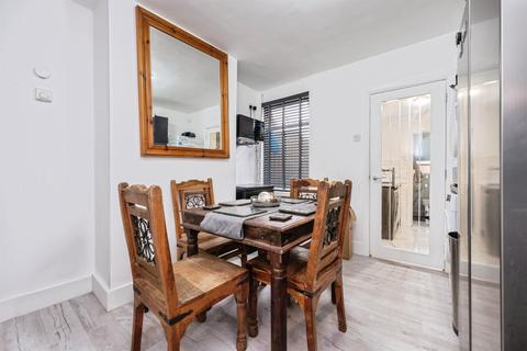 2 bedroom terraced house for sale, Gratton Road, Bedford