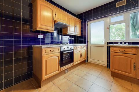 undefined, Great West Road, Isleworth, TW7