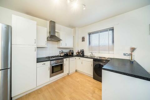 2 bedroom flat for sale, Trinity Road, London SW18