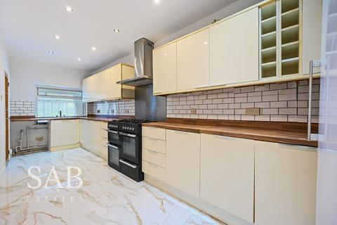 undefined, Westbury Avenue, Southall, UB1