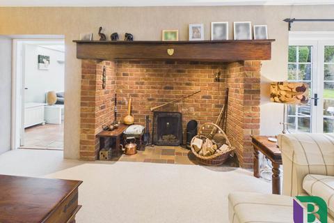 3 bedroom link detached house for sale, Narrow Path, Woburn Sands MK17