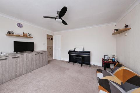 undefined, Angel Close, Pennyland, Milton Keynes