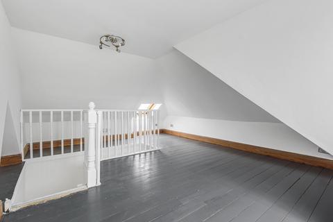 5 bedroom semi-detached house to rent, Sidcup Road Lee SE12