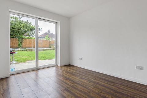 5 bedroom semi-detached house to rent, Sidcup Road Lee SE12
