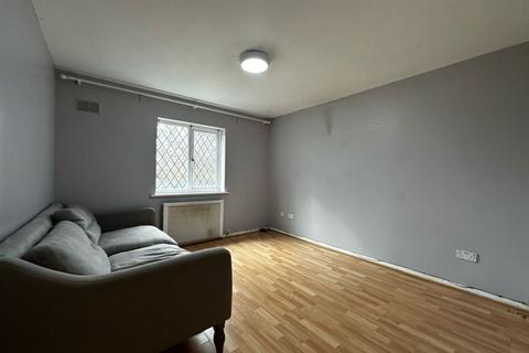 1 bedroom flat to rent, Norfolk House Road, London SW16