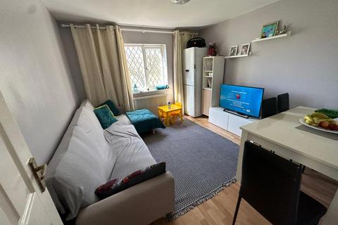 1 bedroom flat to rent, Norfolk House Road, London SW16