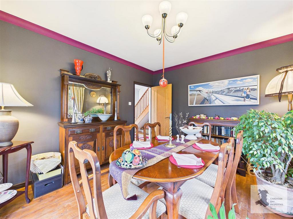 Dining Room/Bedroom 3