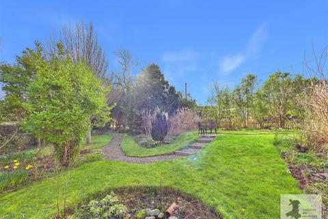 3 bedroom detached bungalow for sale, Caemorgan Road, Cardigan