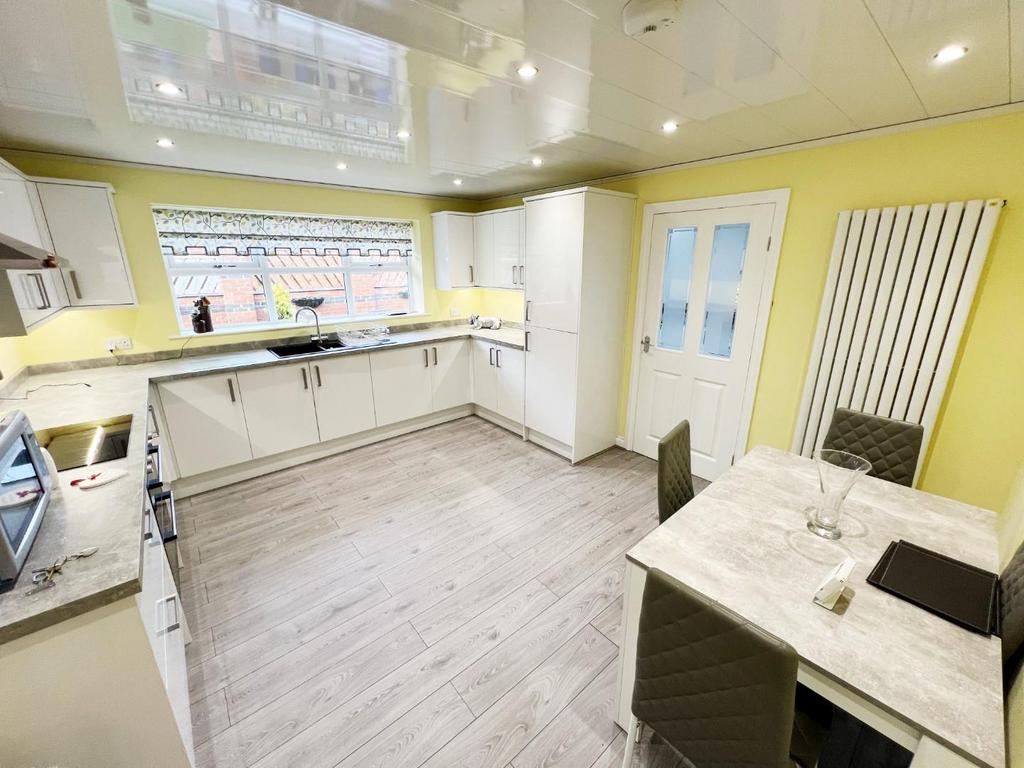 Kitchen / Diner