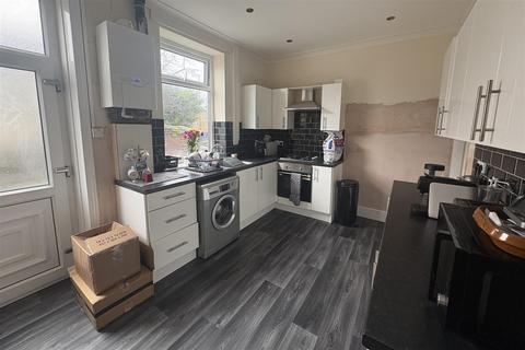 3 bedroom terraced house to rent, Cadogan Avenue, Huddersfield