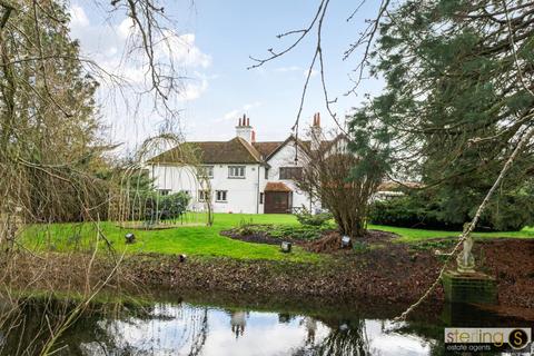 undefined, Puttenham, Tring