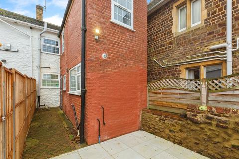 2 bedroom end of terrace house for sale, Heath Road, Leighton Buzzard