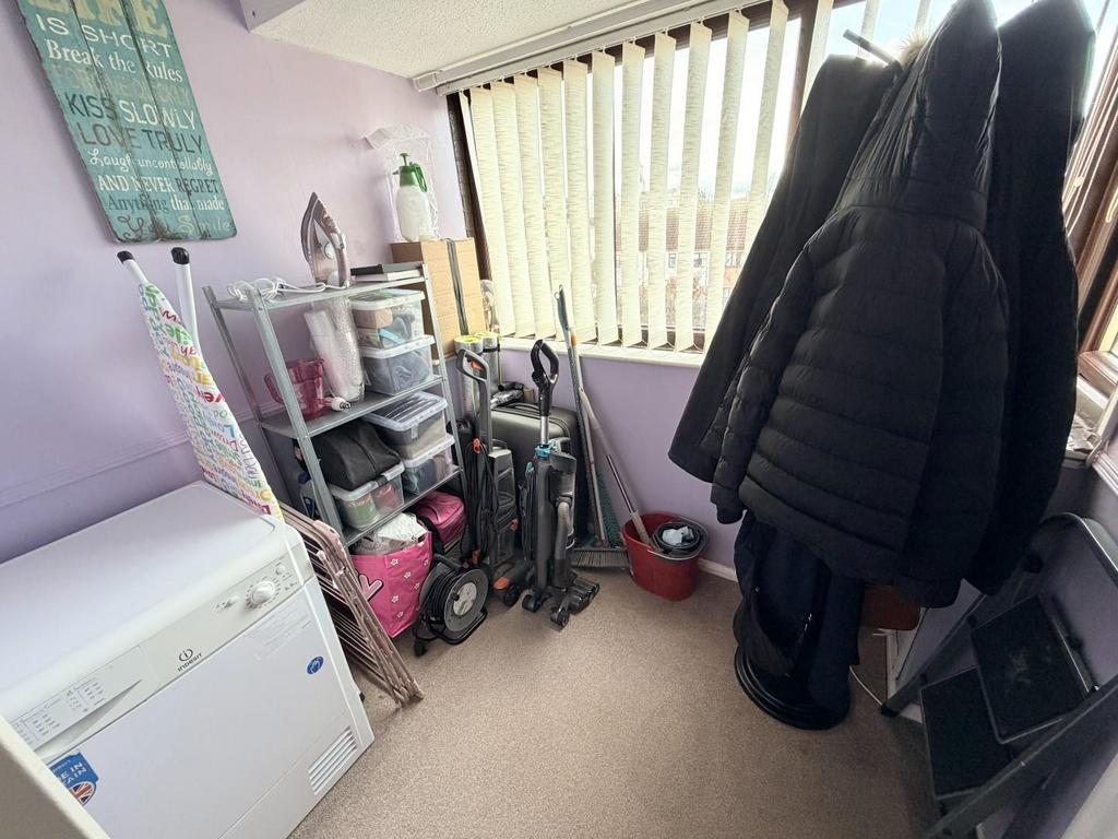 Study/potential bedroom