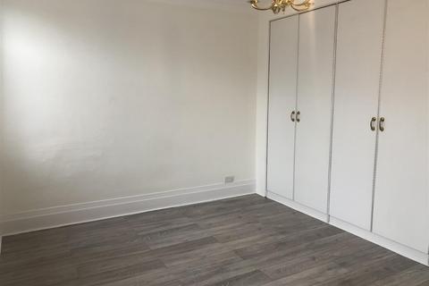 2 bedroom apartment to rent, Pembroke Hall, Mulberry Close, Hendon