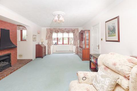 4 bedroom detached house for sale, Butterworth Drive, Coventry