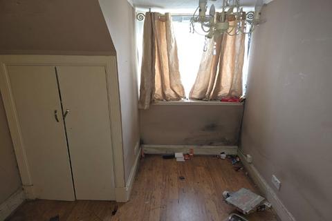 1 bedroom flat for sale, Victoria Street (Southmost Upper Flat, Garden and Coal Cellar), Dyce, Aberdeen AB21