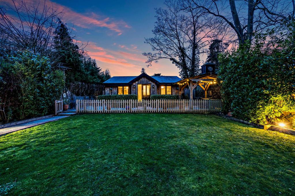 Twilight Annexe