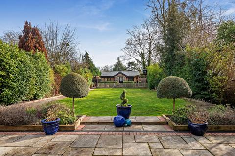 undefined, Bolton Avenue, Windsor, Berkshire