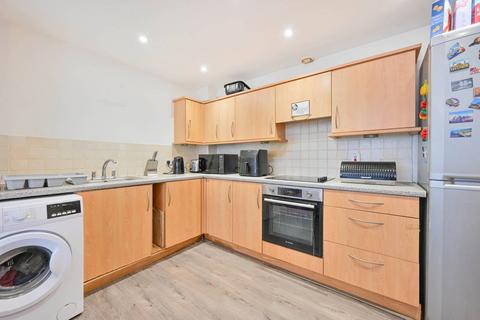 2 bedroom flat to rent, Agate Close, Acton, London, NW10
