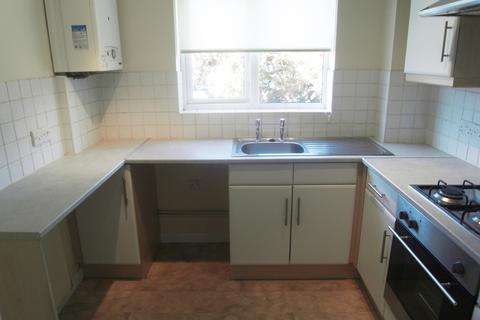 2 bedroom flat to rent, Primrose Court, Windham Road
