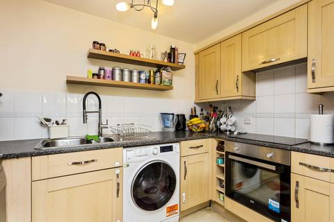undefined, Commonwealth Drive, CRAWLEY