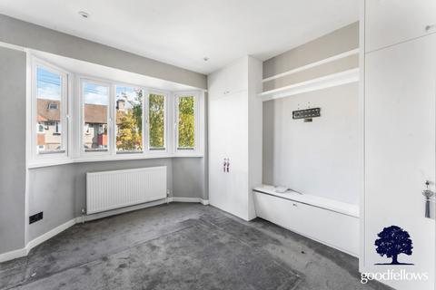 3 bedroom terraced house to rent, Churston Drive, Morden SM4