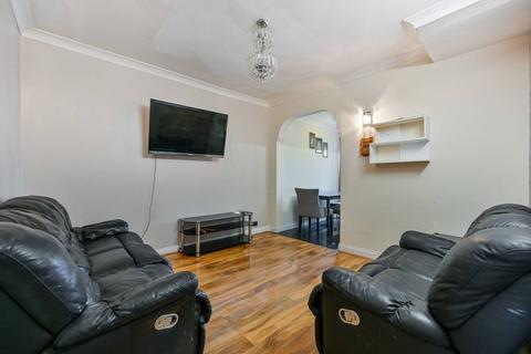 3 bedroom terraced house to rent, New Heston Road, Heston, Hounslow, TW5