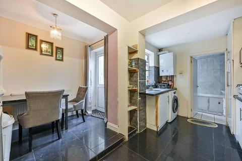 3 bedroom terraced house to rent, New Heston Road, Heston, Hounslow, TW5