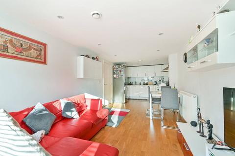 2 bedroom flat for sale, Langley House, Beavers Lane, Hounslow, TW4