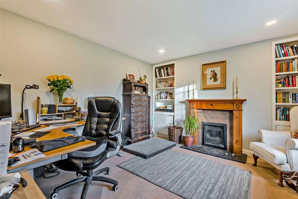 4 Reception Rooms