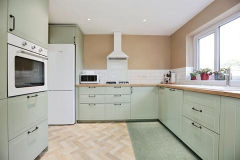 3 bedroom detached house for sale, The Gardens, Radford Semele, Leamington Spa