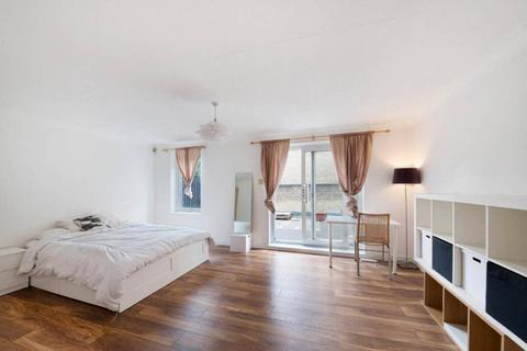 2 bedroom flat to rent, Conant Mews, Aldgate, London, E1