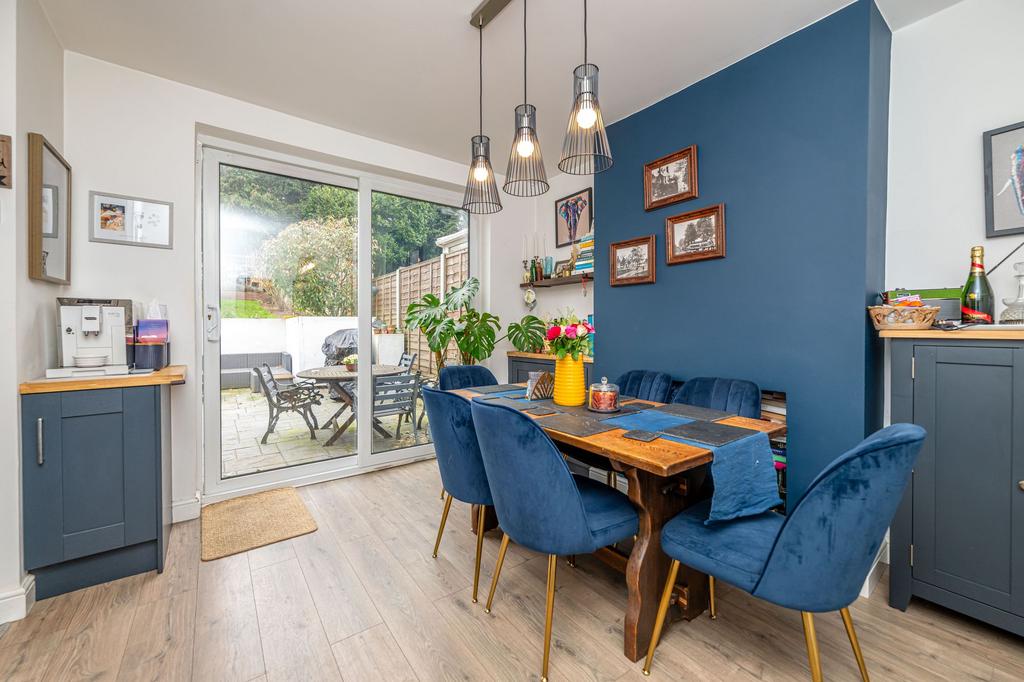 Kitchen / Dining Area