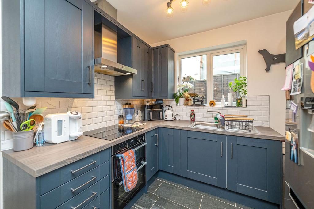 Kitchen / Dining Area