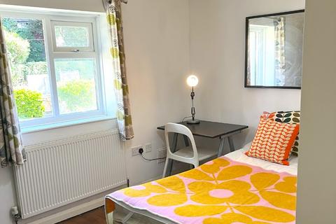 5 bedroom semi-detached house to rent, Colbourne Avenue, Brighton BN2