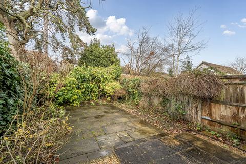 2 bedroom end of terrace house for sale, Hollyhedge Road, Cobham, KT11