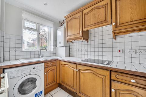 2 bedroom end of terrace house for sale, Hollyhedge Road, Cobham, KT11